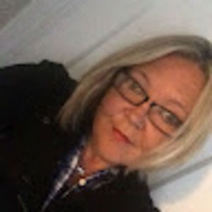 Meet your Posher, Claire